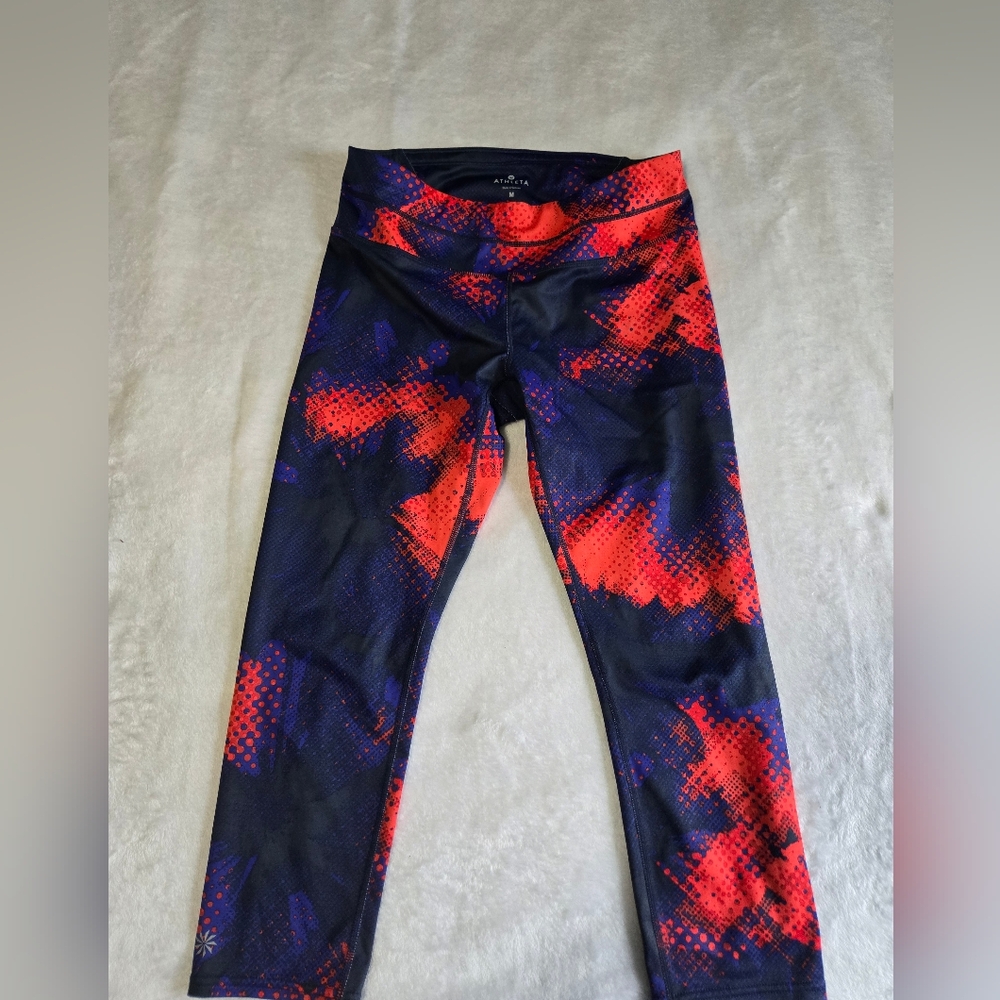 Athleta Womens M Bold Red and Blue Graphic Capri Leggings